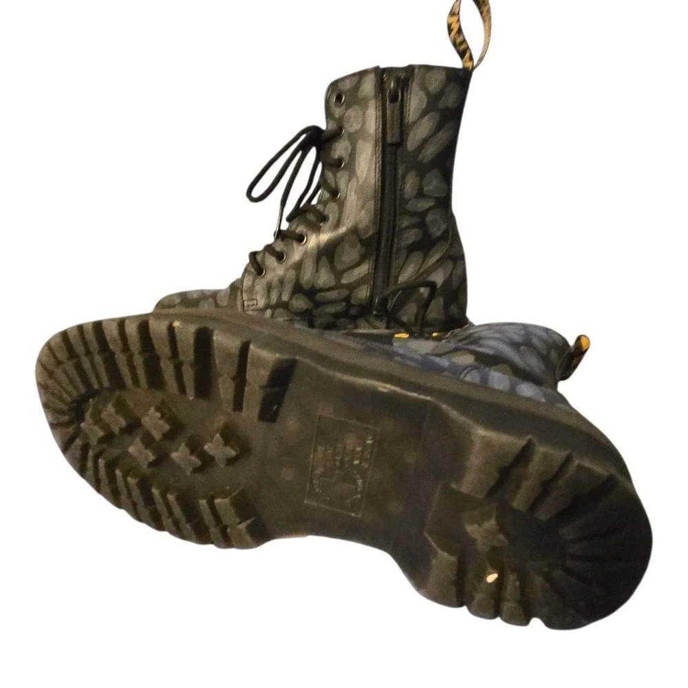🖤 Dr. Martens Jadon Leopard Platform Boots Size 7 Oil Resistant Chunky Sole‎